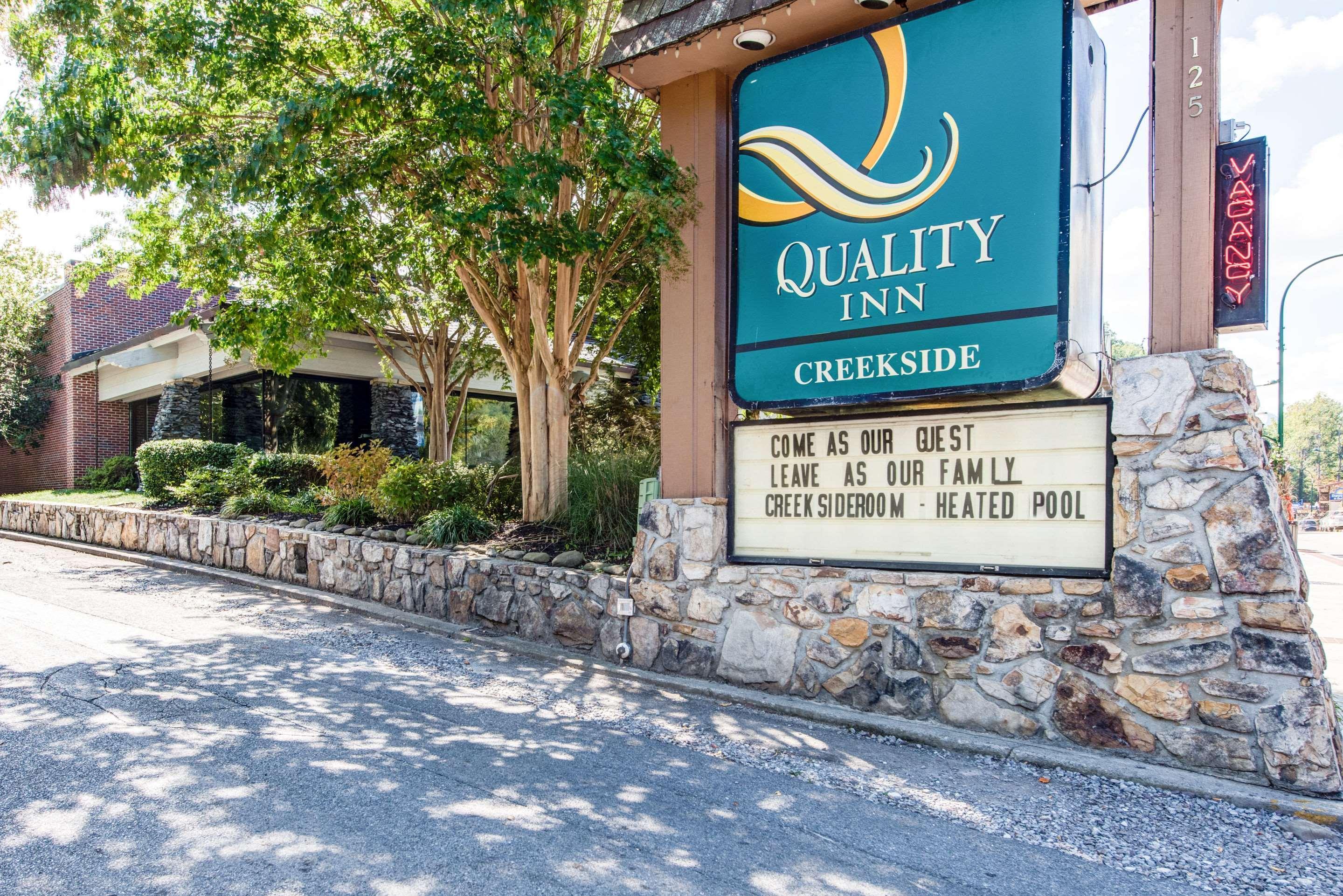 Quality Creekside - Downtown Inn 2*