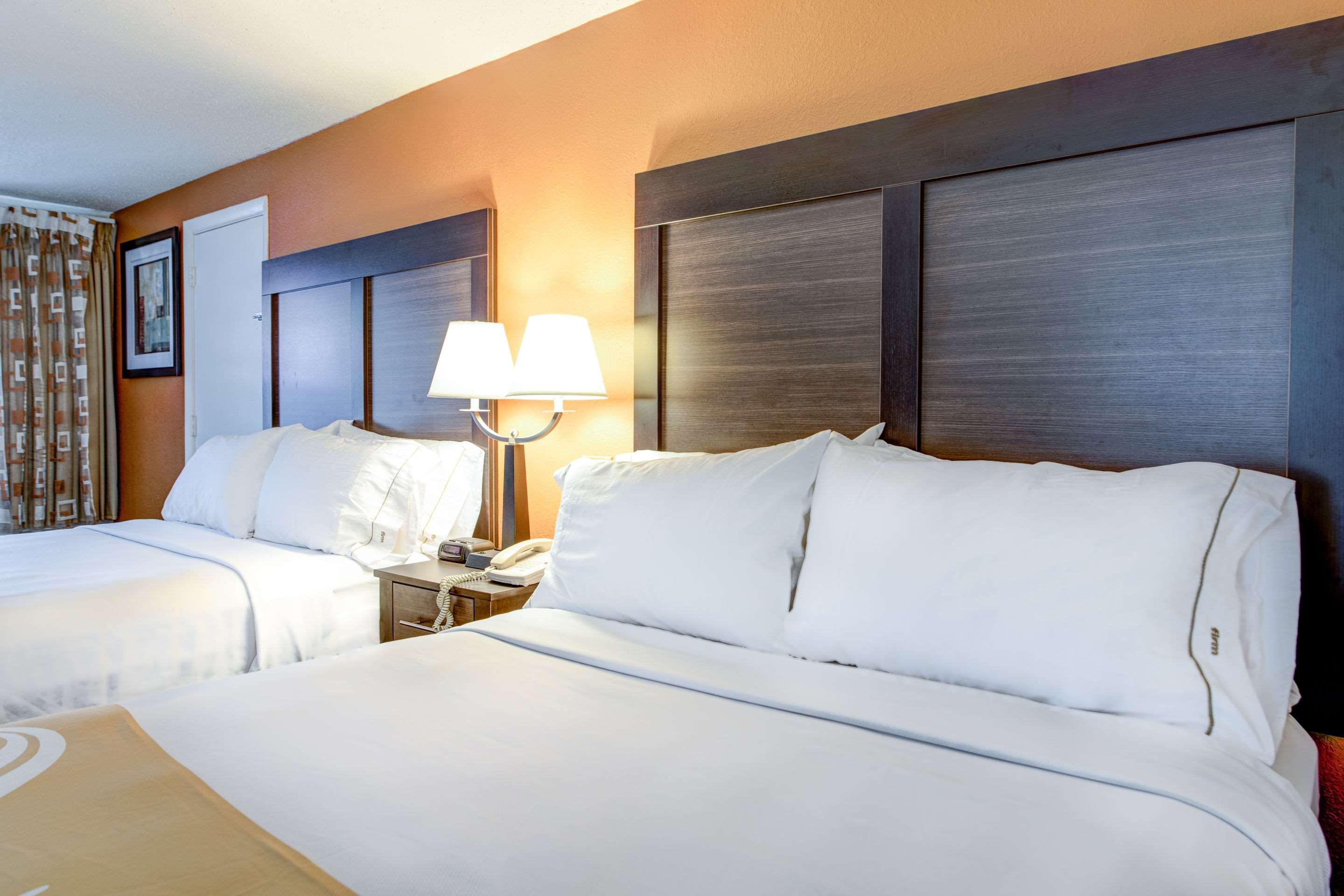 Quality Creekside - Downtown 2*