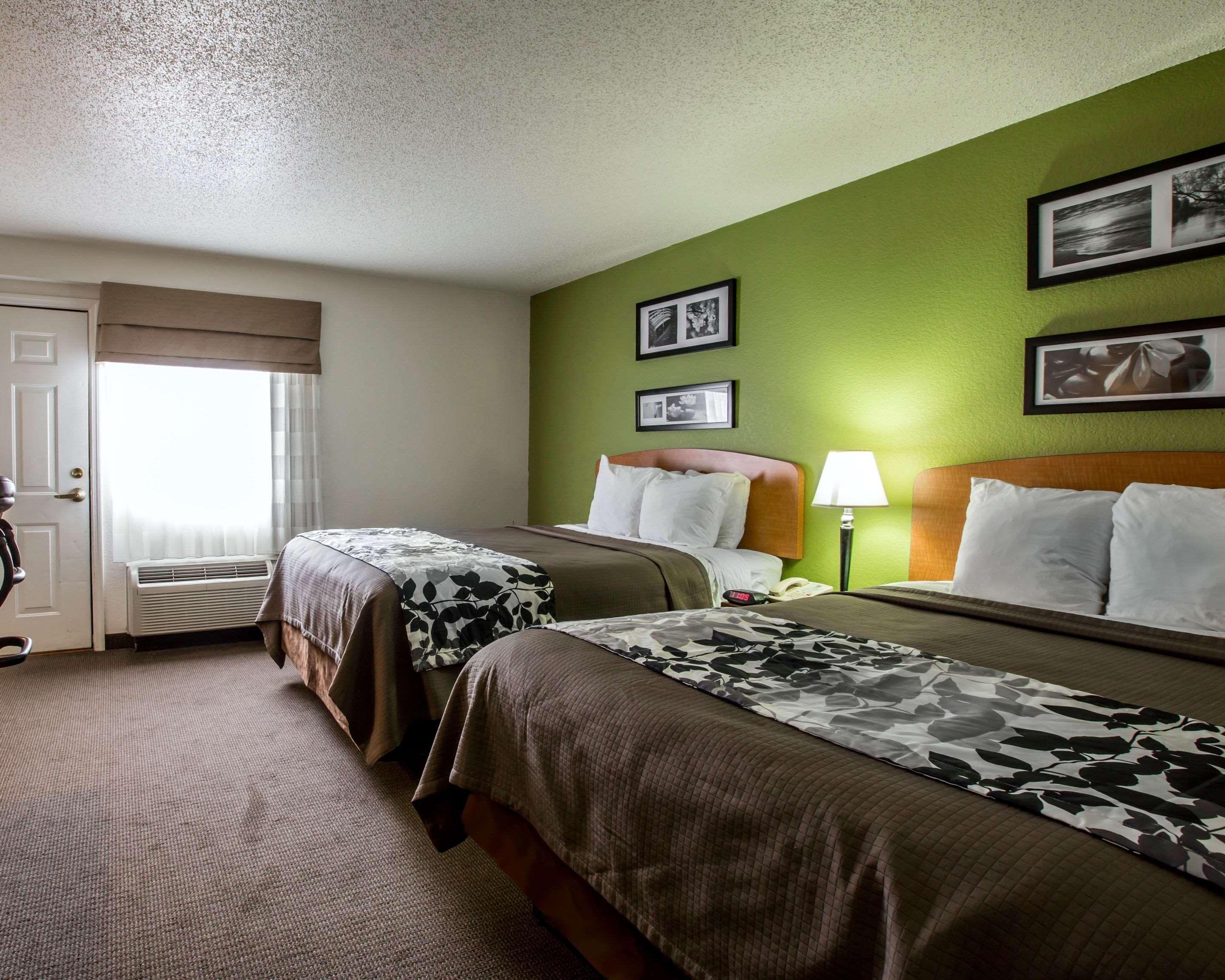Sleep & Near Sports World Blvd Hotel