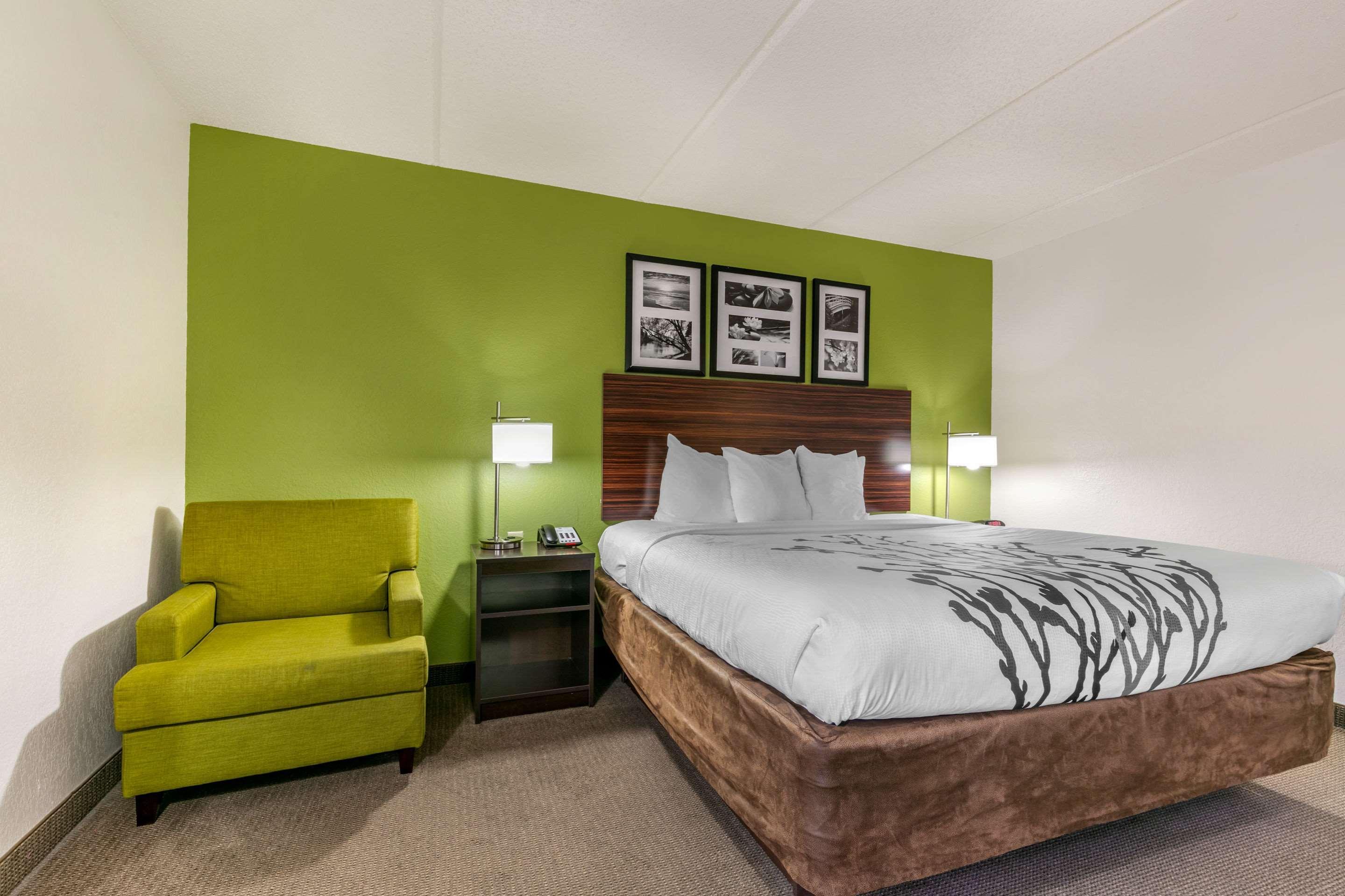 Hotel Sleep & Near Sports World Blvd