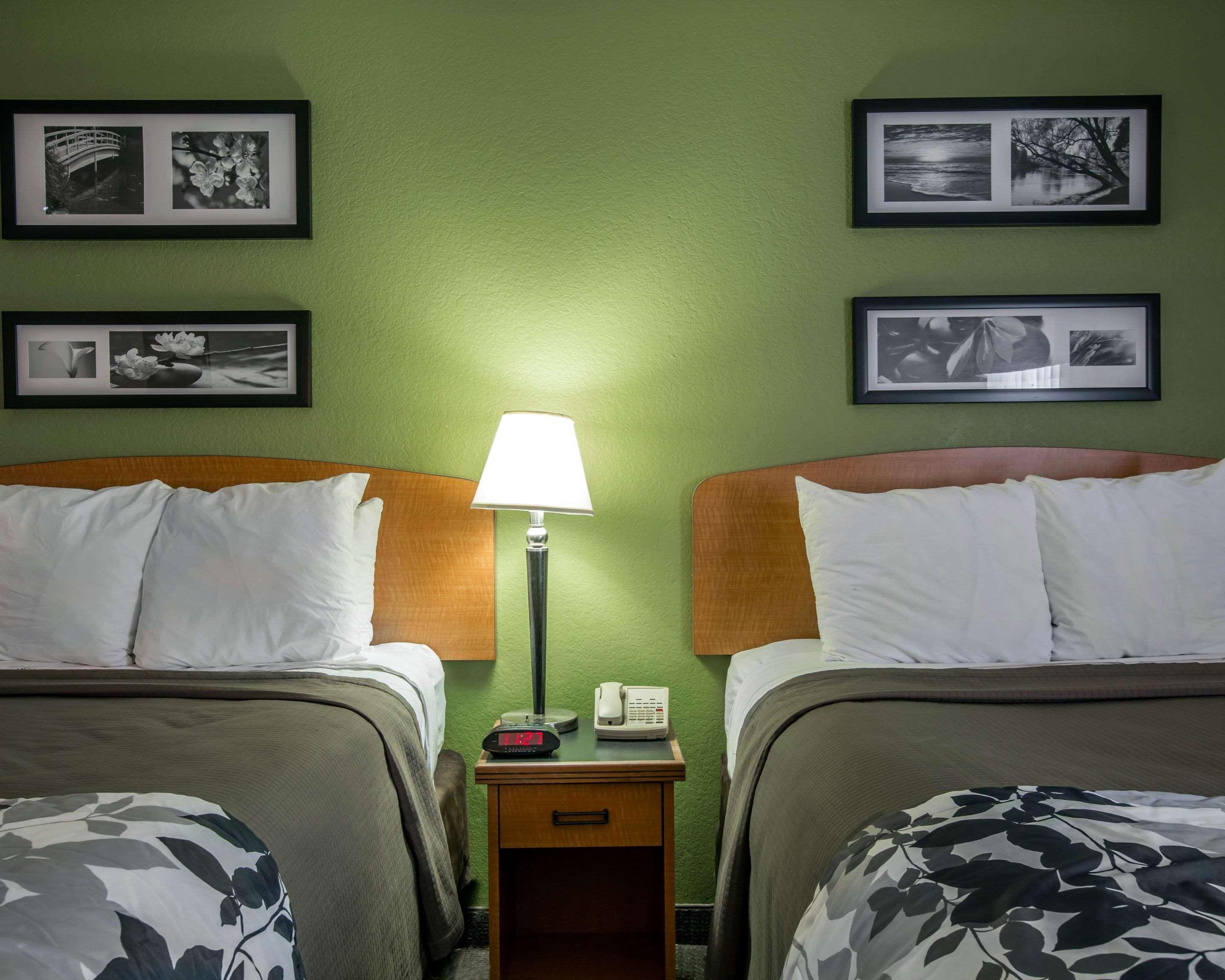 Sleep & Near Sports World Blvd 3*
