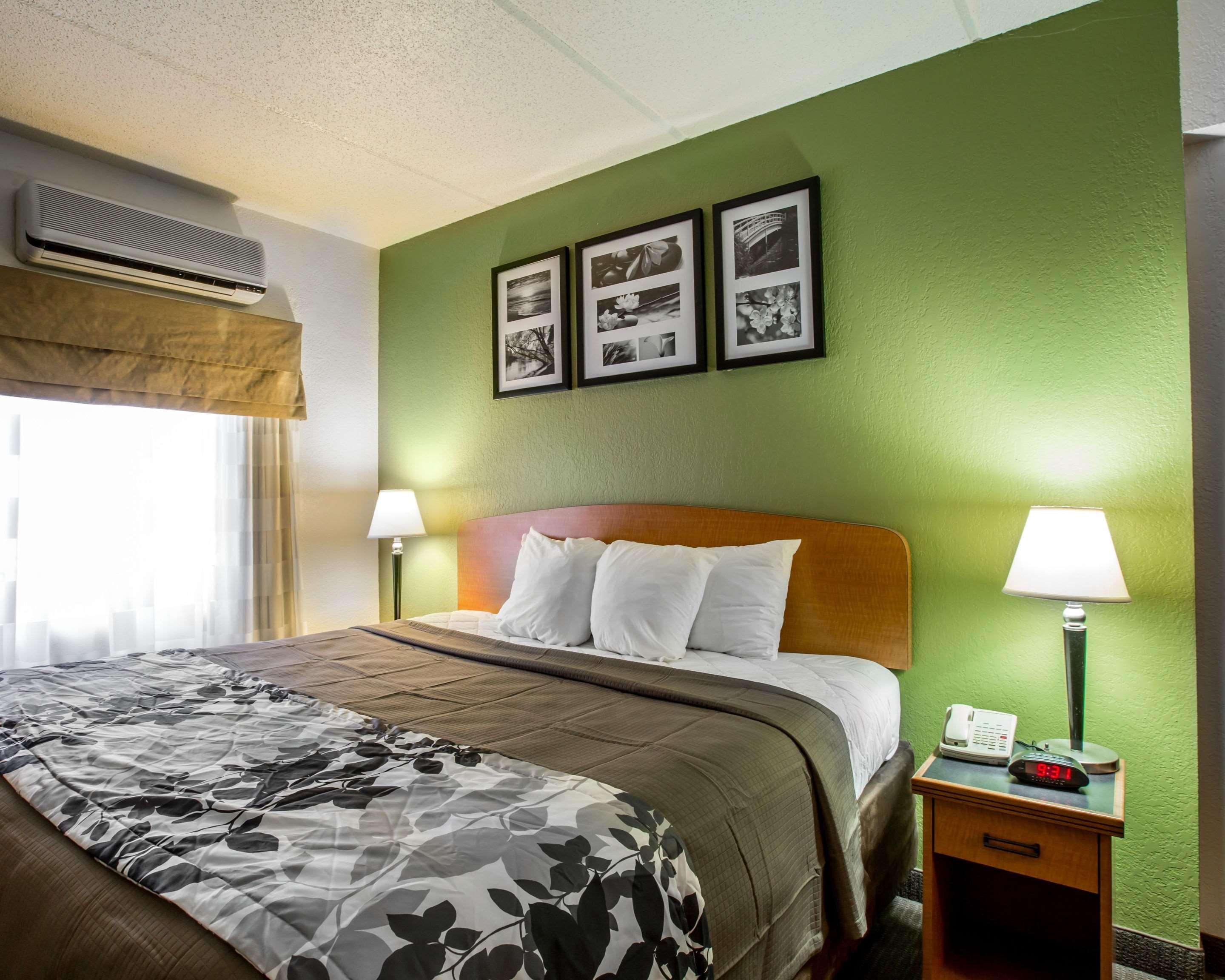 Hotel Sleep & Near Sports World Blvd