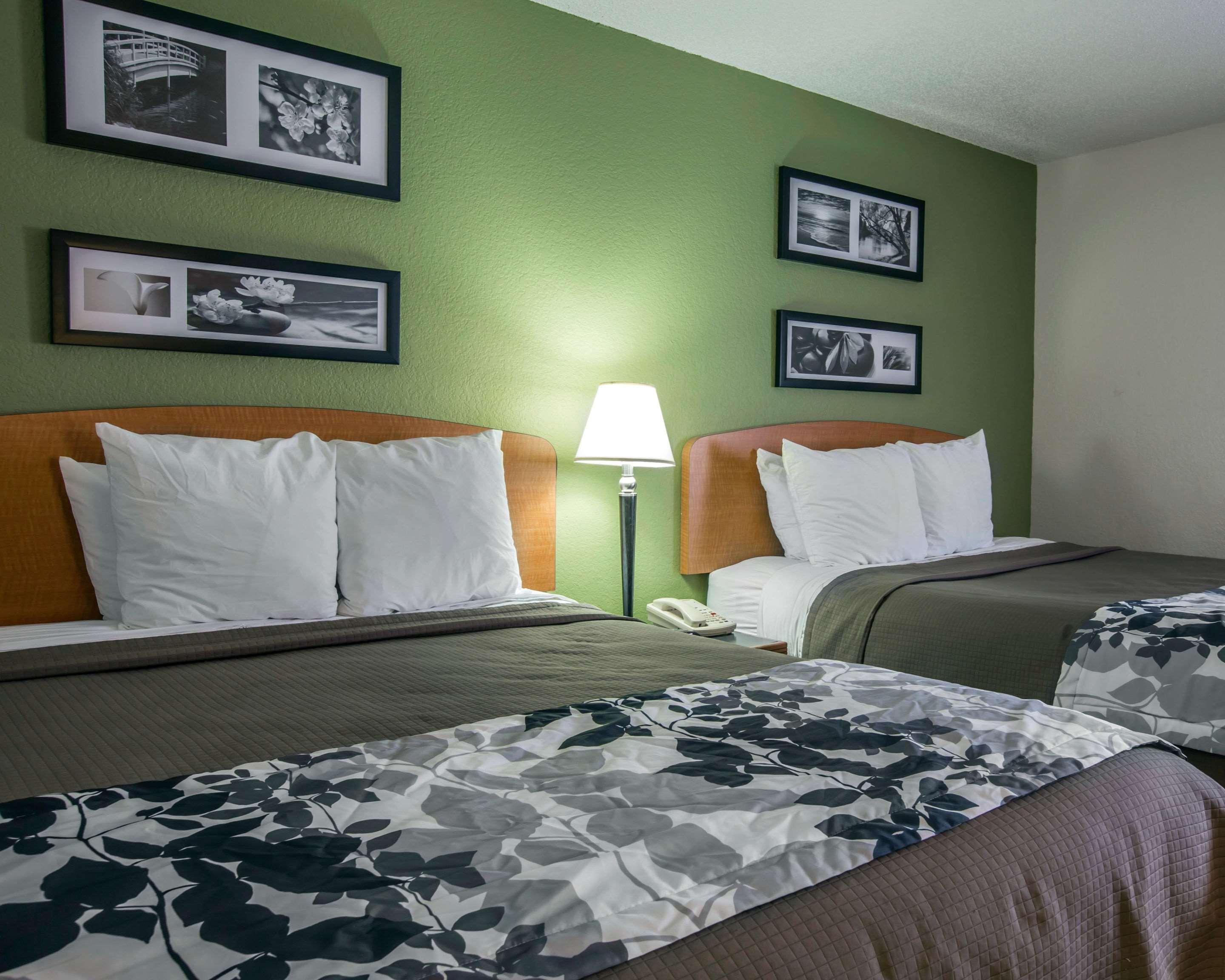 Sleep & Near Sports World Blvd Hotel 3*