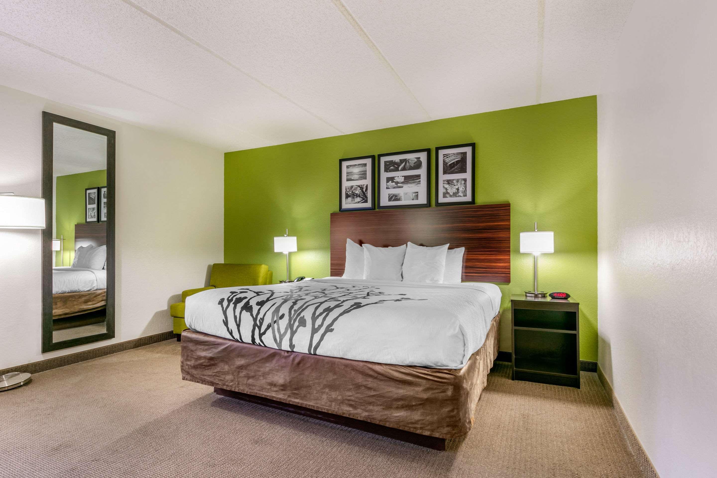 Hotel Sleep & Near Sports World Blvd 3*