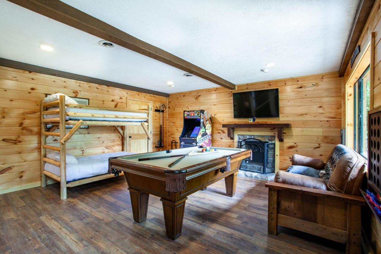 Serenity View- Firepit, Game Room, Community Pools *
