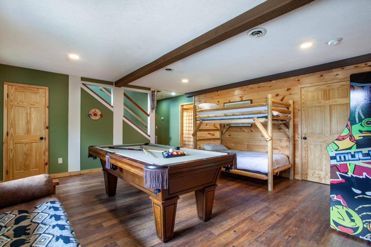 Serenity View- Firepit, Game Room, Community Pools *