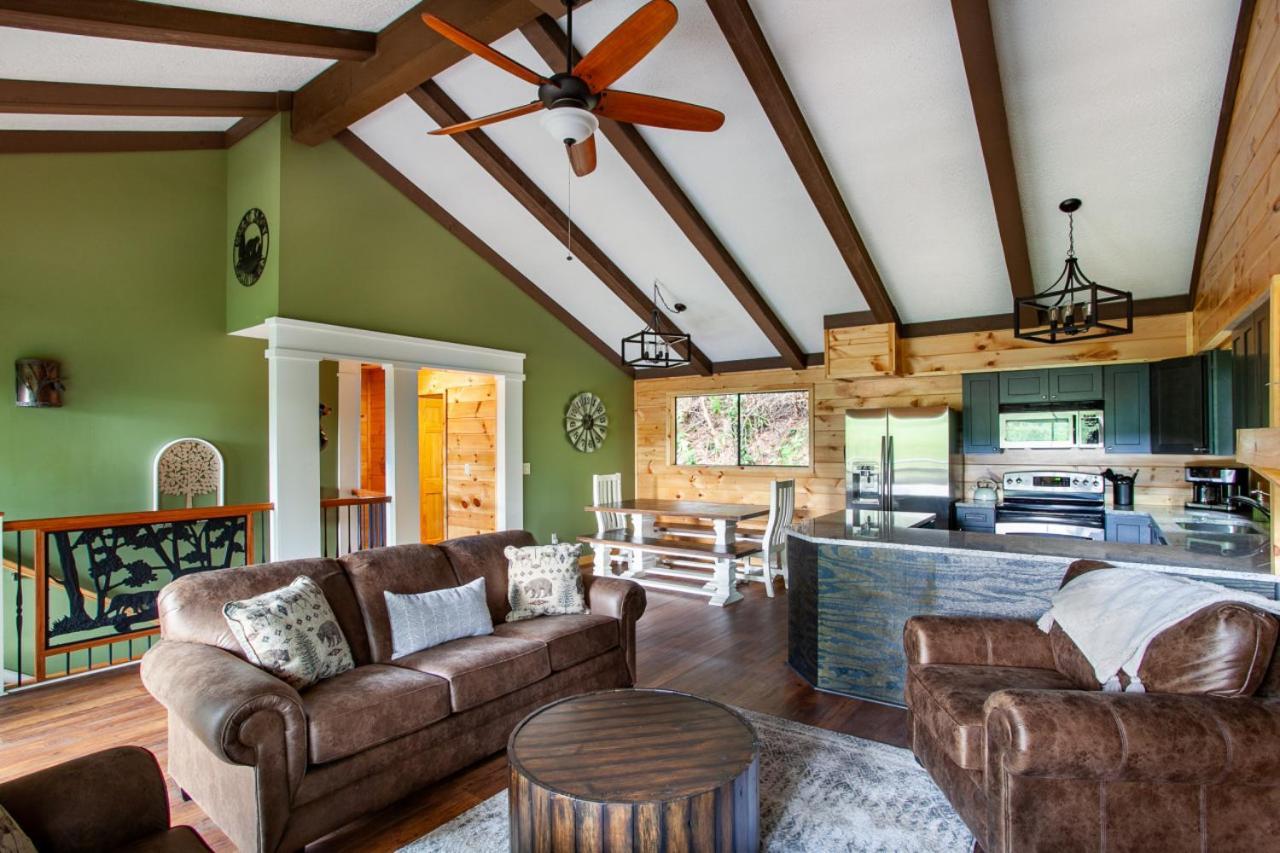 Serenity View- Firepit, Game Room, Community Pools * Gatlinburg
