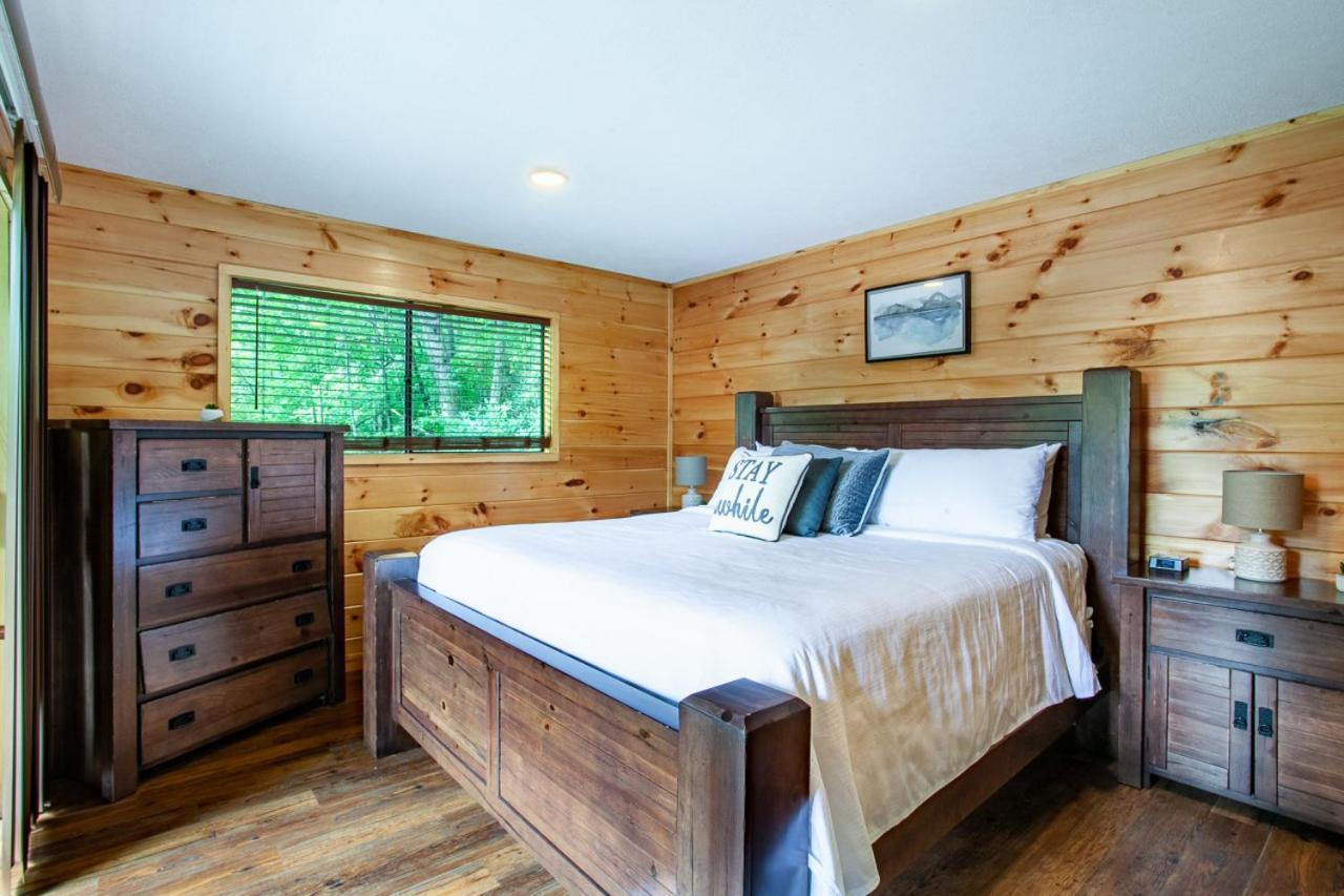Serenity View- Firepit, Game Room, Community Pools Holiday home *