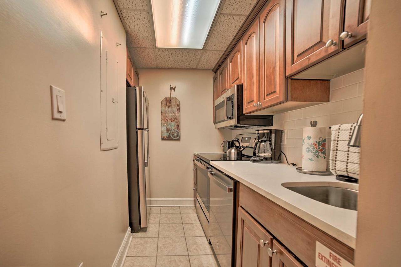 With Smoky Views Walk To Town! Apartment Gatlinburg