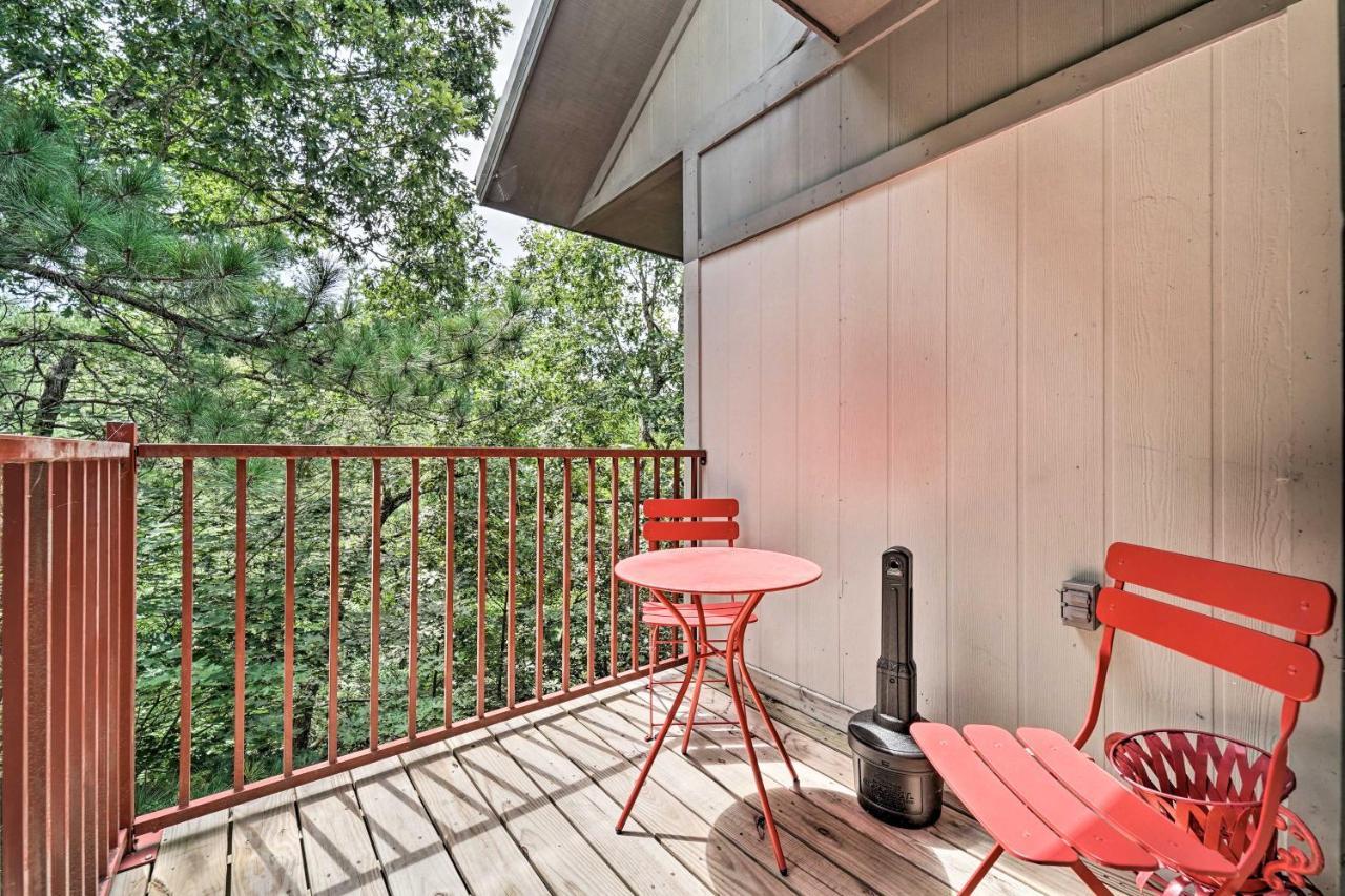 Holiday home Classy Cabin, 3 Mi To Smoky Mtns Natl Park! Gatlinburg