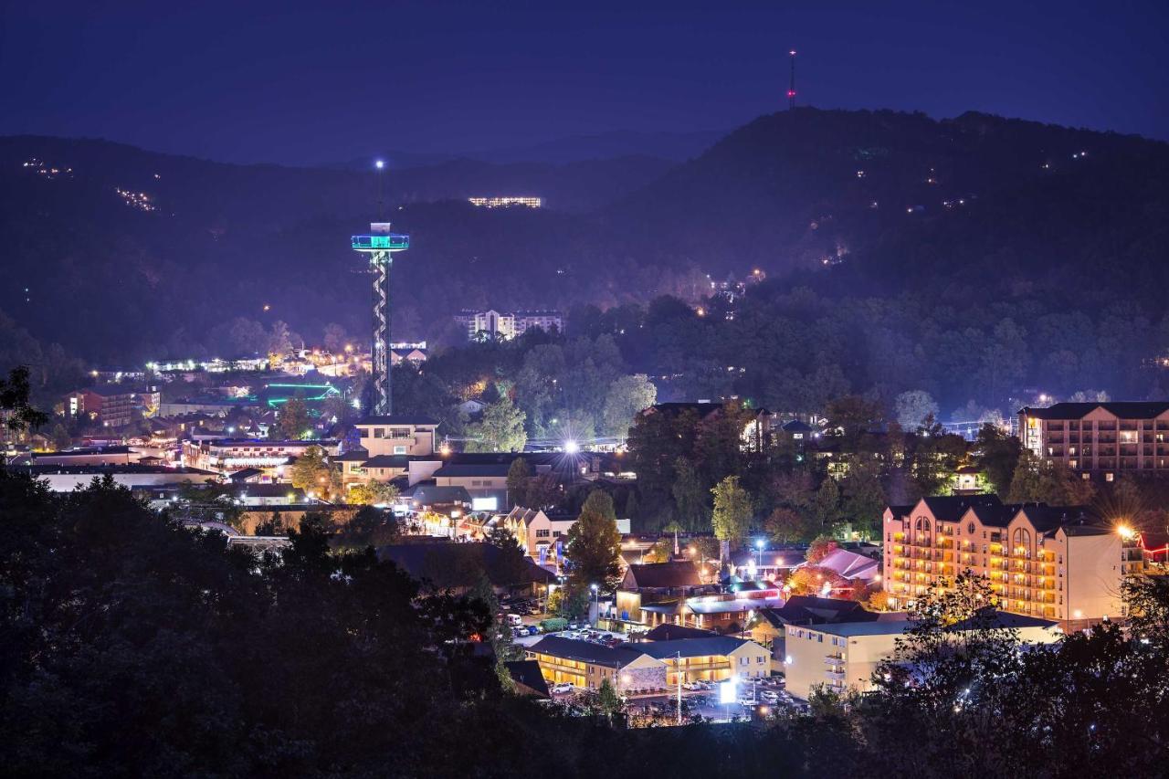 With Smoky Views Walk To Town! Gatlinburg