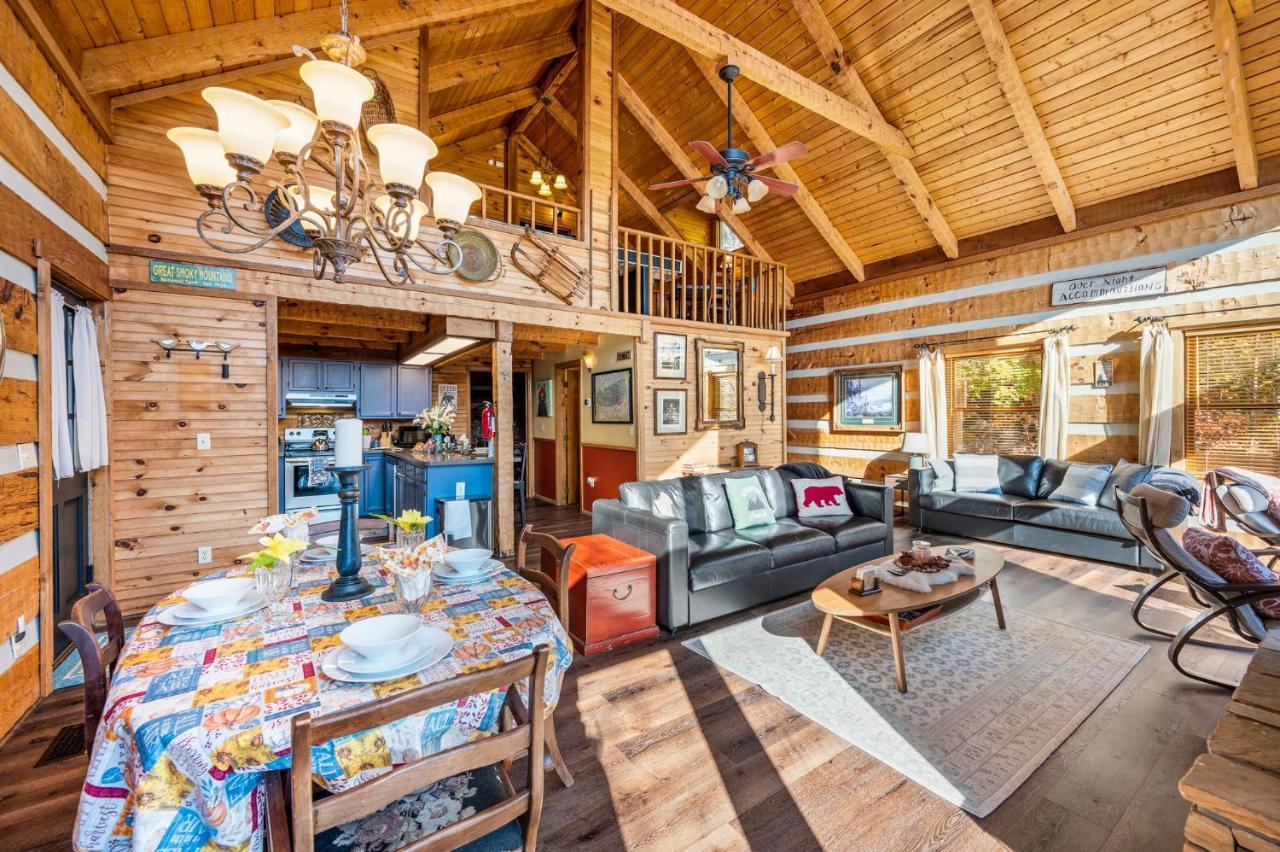 Barenberg Cabin: Panoramic Smoky Mountain Retreat With Dual * Gatlinburg