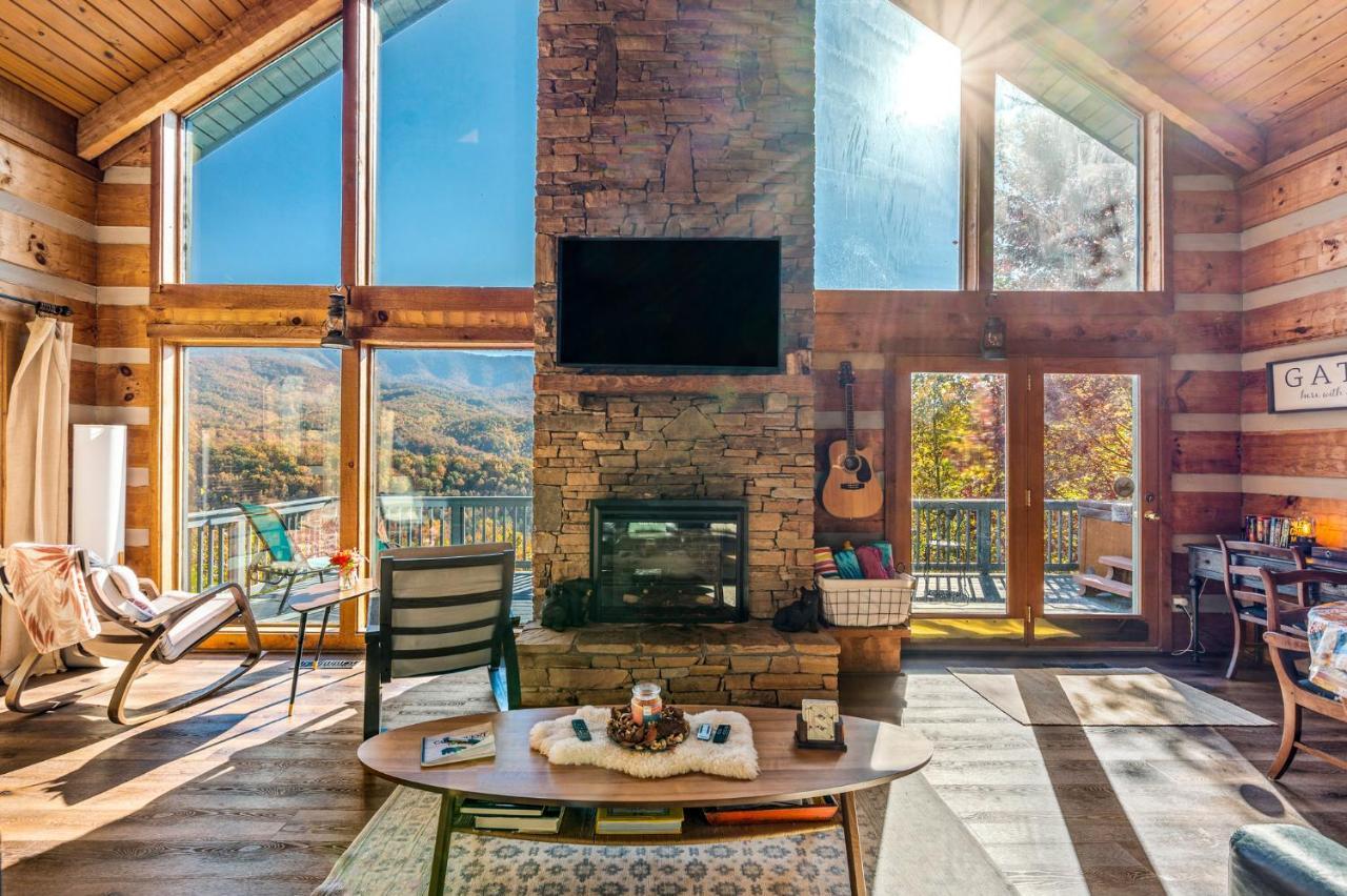 Barenberg Cabin: Panoramic Smoky Mountain Retreat With Dual