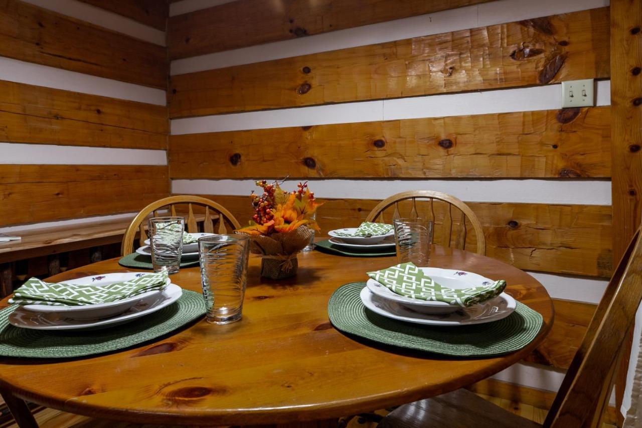 Wolf Run Location Log Cabin Hot Tub Holiday home Gatlinburg