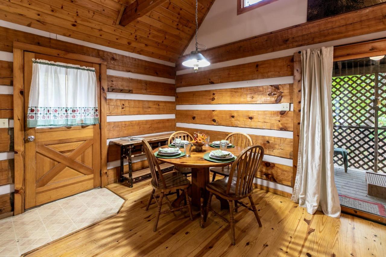 Holiday home Wolf Run Location Log Cabin Hot Tub
