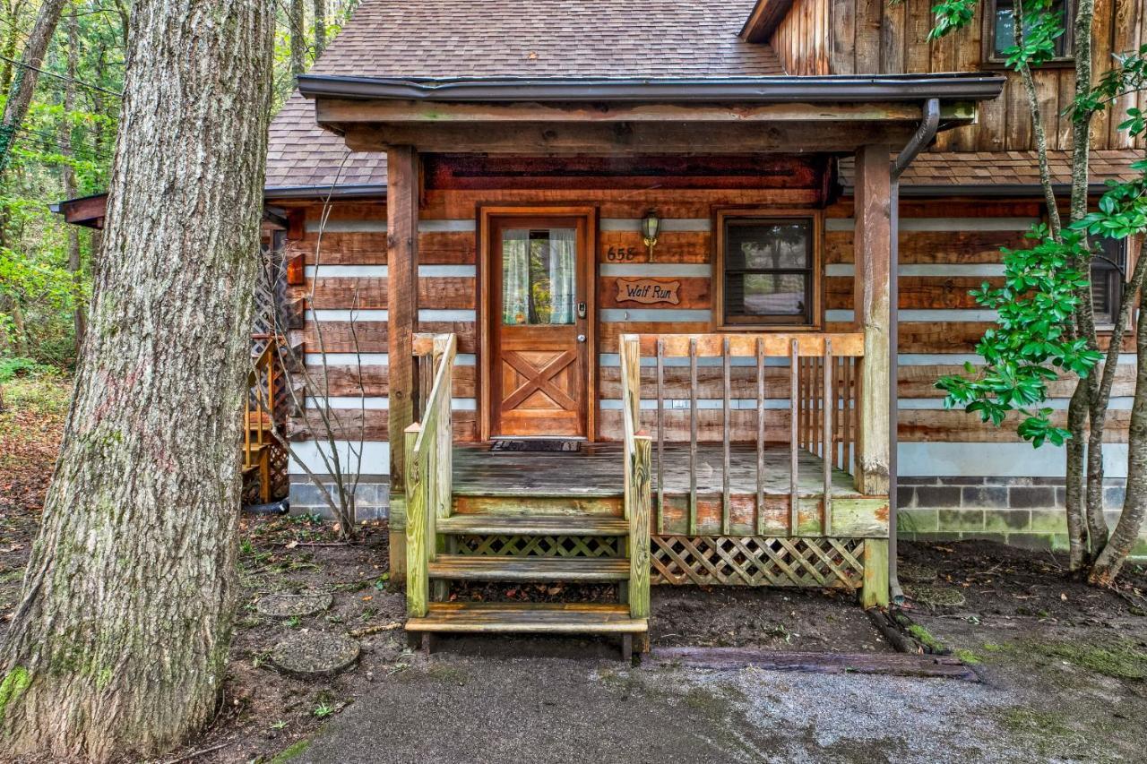 Wolf Run Location Log Cabin Hot Tub Holiday home Gatlinburg