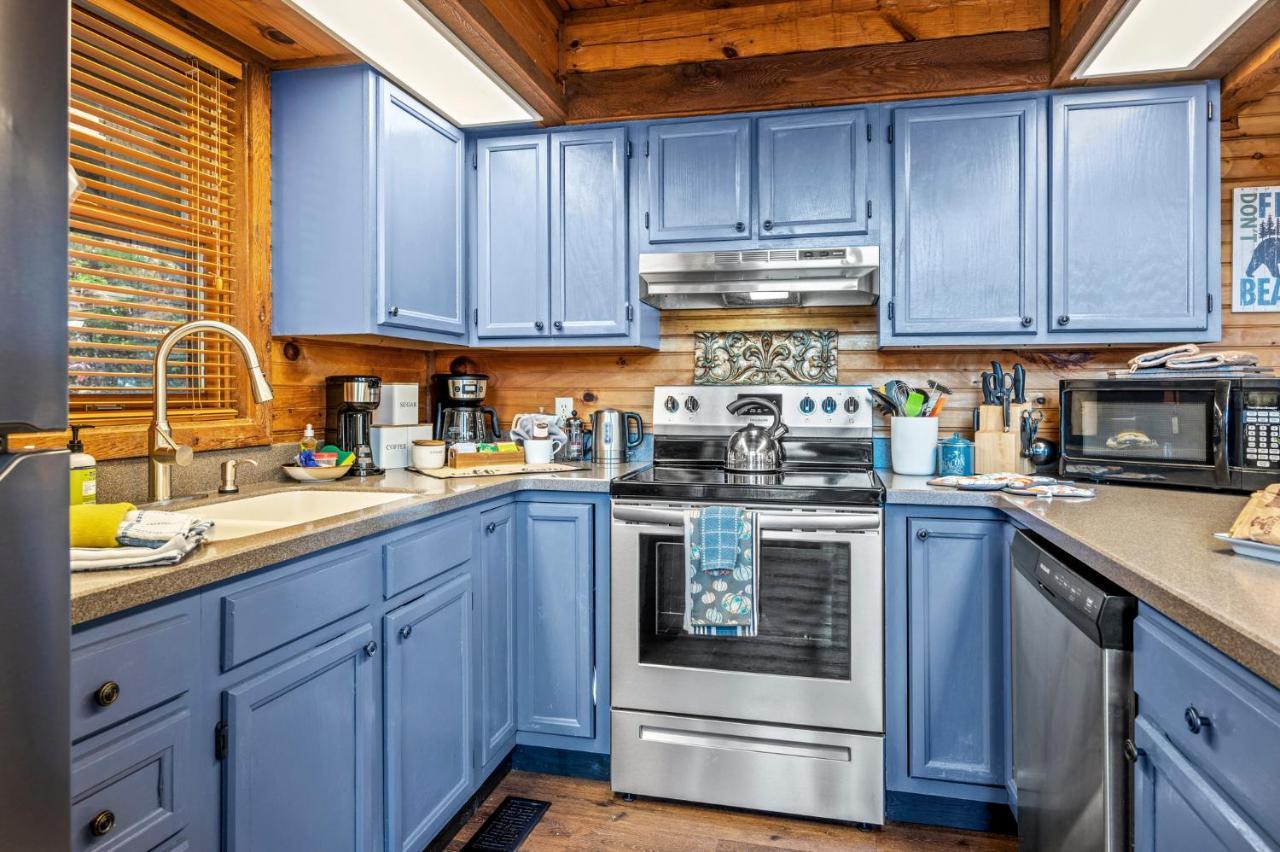 Barenberg Cabin: Panoramic Smoky Mountain Retreat With Dual Gatlinburg