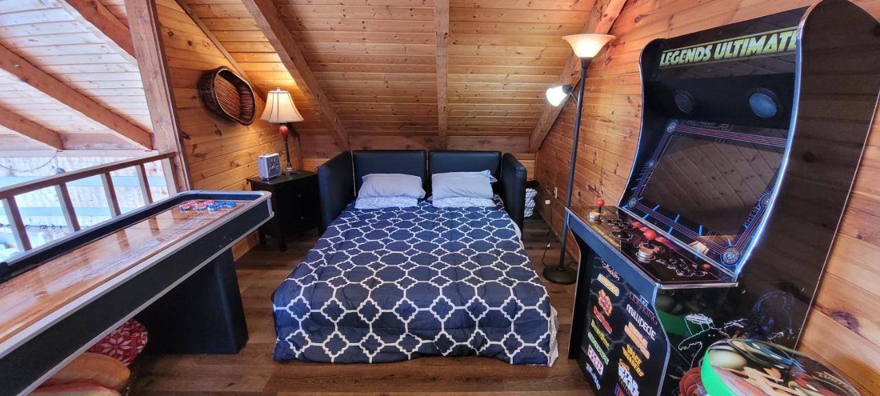 Barenberg Cabin: Panoramic Smoky Mountain Retreat With Dual Holiday home Gatlinburg
