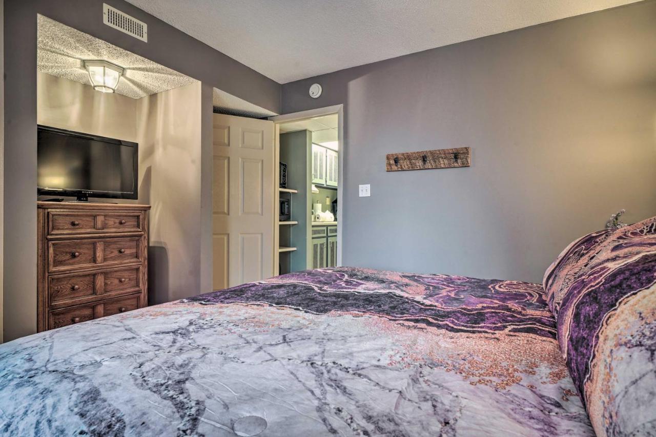 Cozy Downtown With Pool Access Apartment
