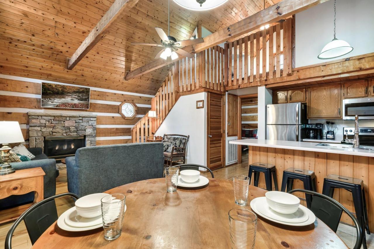 Holiday home Wolf Run Location Log Cabin Hot Tub *
