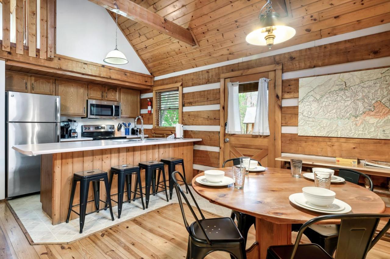 Holiday home Wolf Run Location Log Cabin Hot Tub *