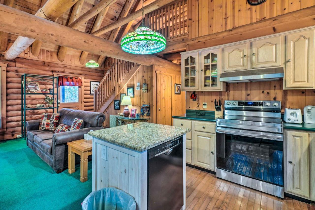 Log With Hot Tub And Mountain Views! * Gatlinburg