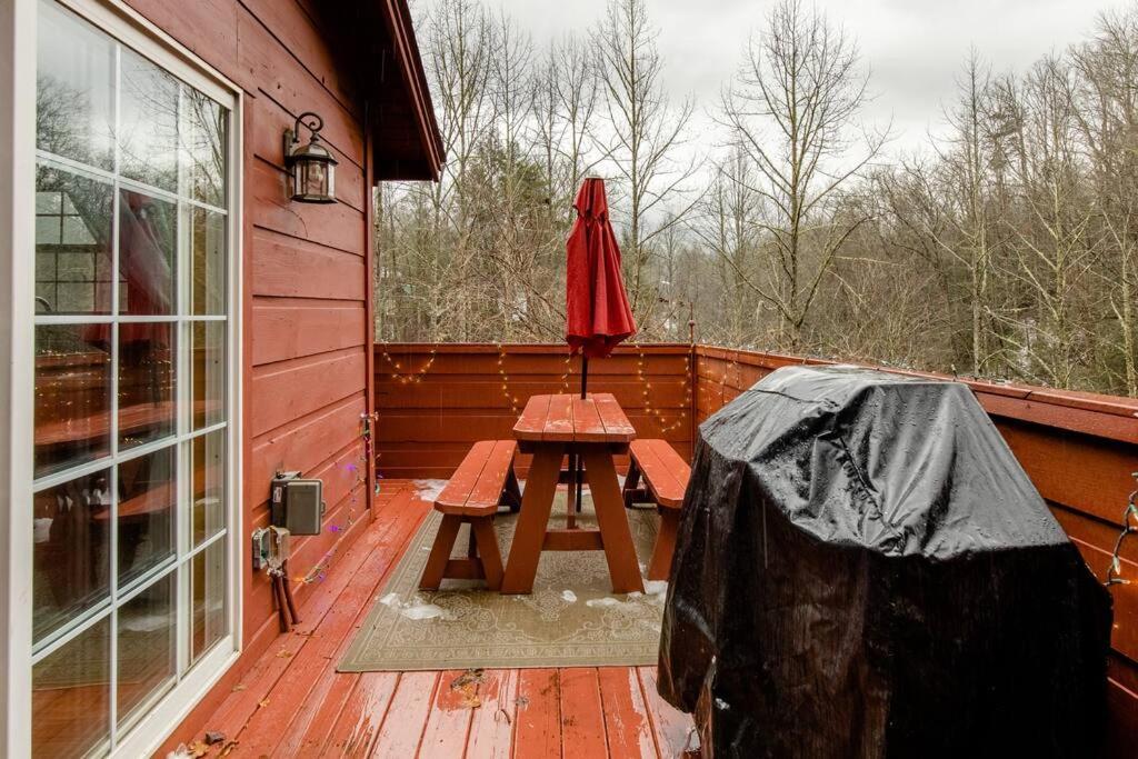 Cozy Cabin W/hot Tub & Wifi In * Gatlinburg