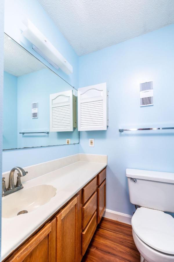 Wow Views!!-mountain Escape-outdoor Pool-close To Downtown-wifi-cable-private Balcony Apartment *