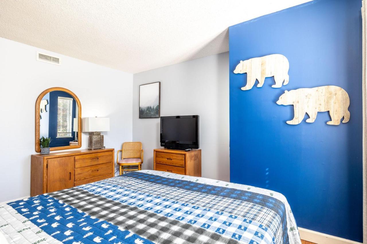 Wow Views!!-mountain Escape-outdoor Pool-close To Downtown-wifi-cable-private Balcony Gatlinburg