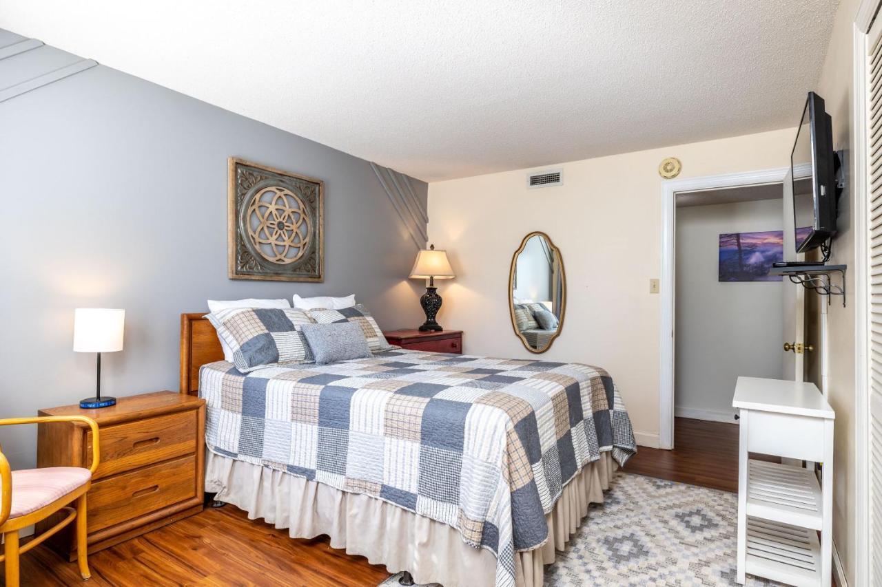 Wow Views!!-mountain Escape-outdoor Pool-close To Downtown-wifi-cable-private Balcony Gatlinburg