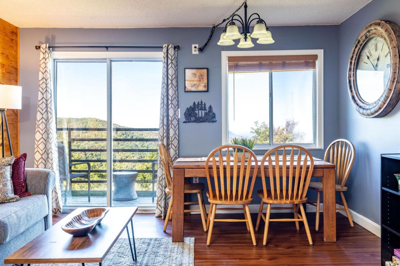 Apartment Wow Views!!-mountain Escape-outdoor Pool-close To Downtown-wifi-cable-private Balcony