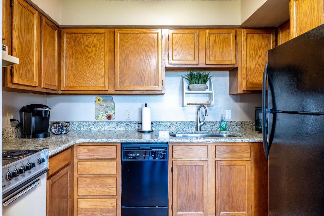 Wow Views!!-mountain Escape-outdoor Pool-close To Downtown-wifi-cable-private Balcony *