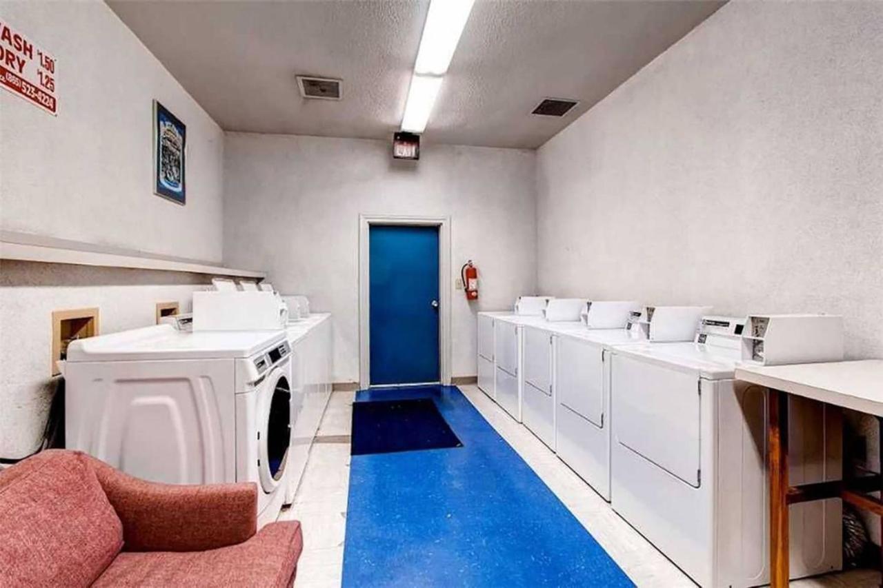 Apartment Wow Views!!-mountain Escape-outdoor Pool-close To Downtown-wifi-cable-private Balcony Gatlinburg