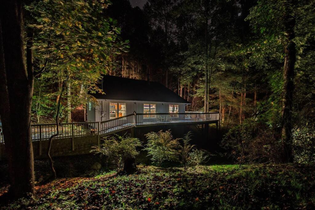 Misty Mountain Hop - Cobbly Nob Cabin With Hottub, Fast Wi-fi, Privacy, Pool