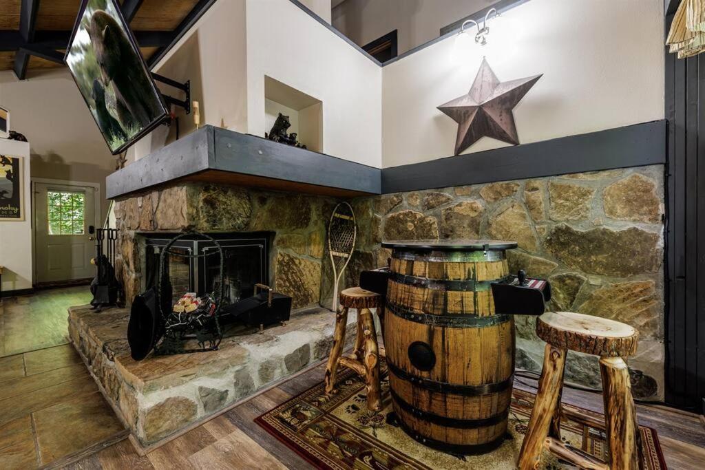 Holiday home Misty Mountain Hop - Cobbly Nob Cabin With Hottub, Fast Wi-fi, Privacy, Pool *