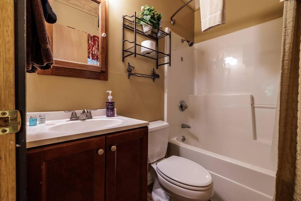 Misty Mountain Hop - Cobbly Nob Cabin With Hottub, Fast Wi-fi, Privacy, Pool