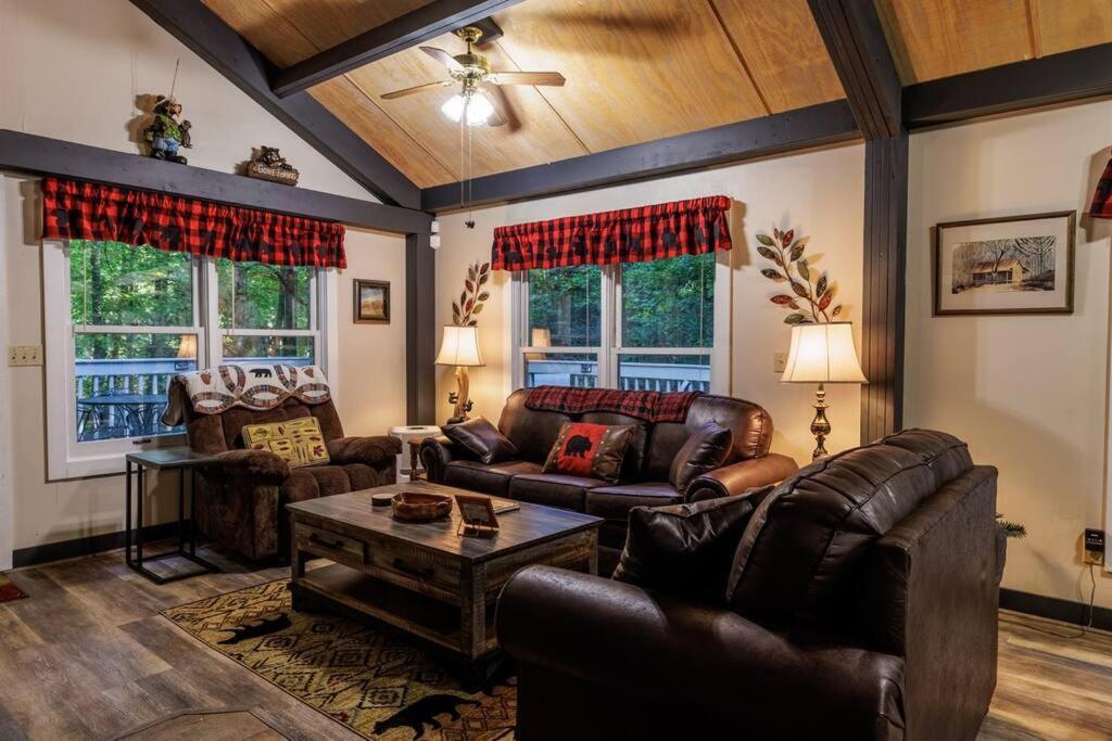 Misty Mountain Hop - Cobbly Nob Cabin With Hottub, Fast Wi-fi, Privacy, Pool Holiday home