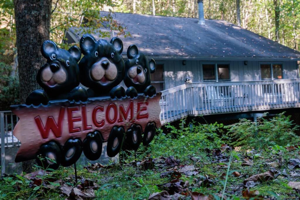 Misty Mountain Hop - Cobbly Nob Cabin With Hottub, Fast Wi-fi, Privacy, Pool * Gatlinburg