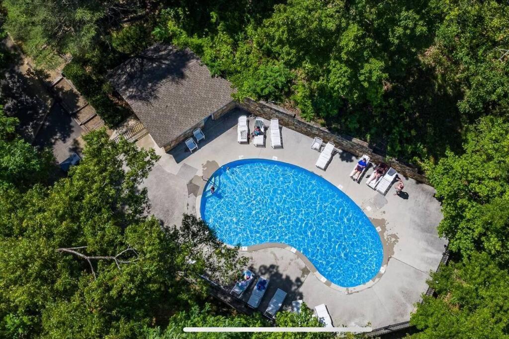Misty Mountain Hop - Cobbly Nob Cabin With Hottub, Fast Wi-fi, Privacy, Pool