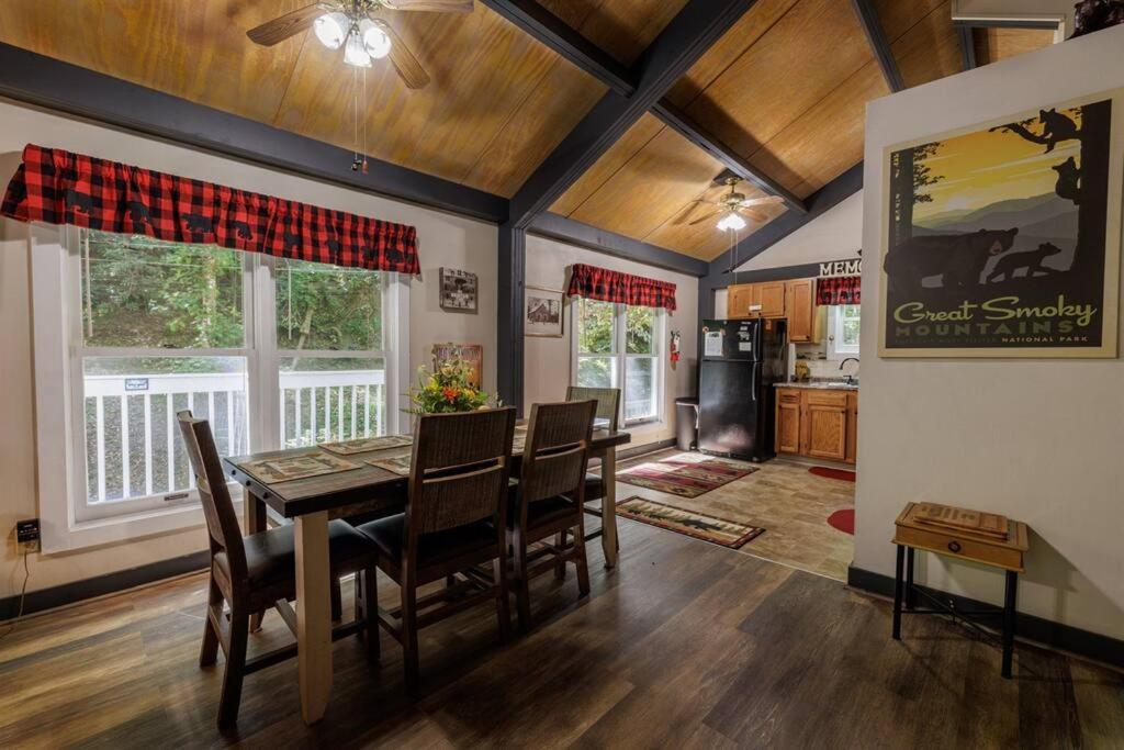 Misty Mountain Hop - Cobbly Nob Cabin With Hottub, Fast Wi-fi, Privacy, Pool * Gatlinburg