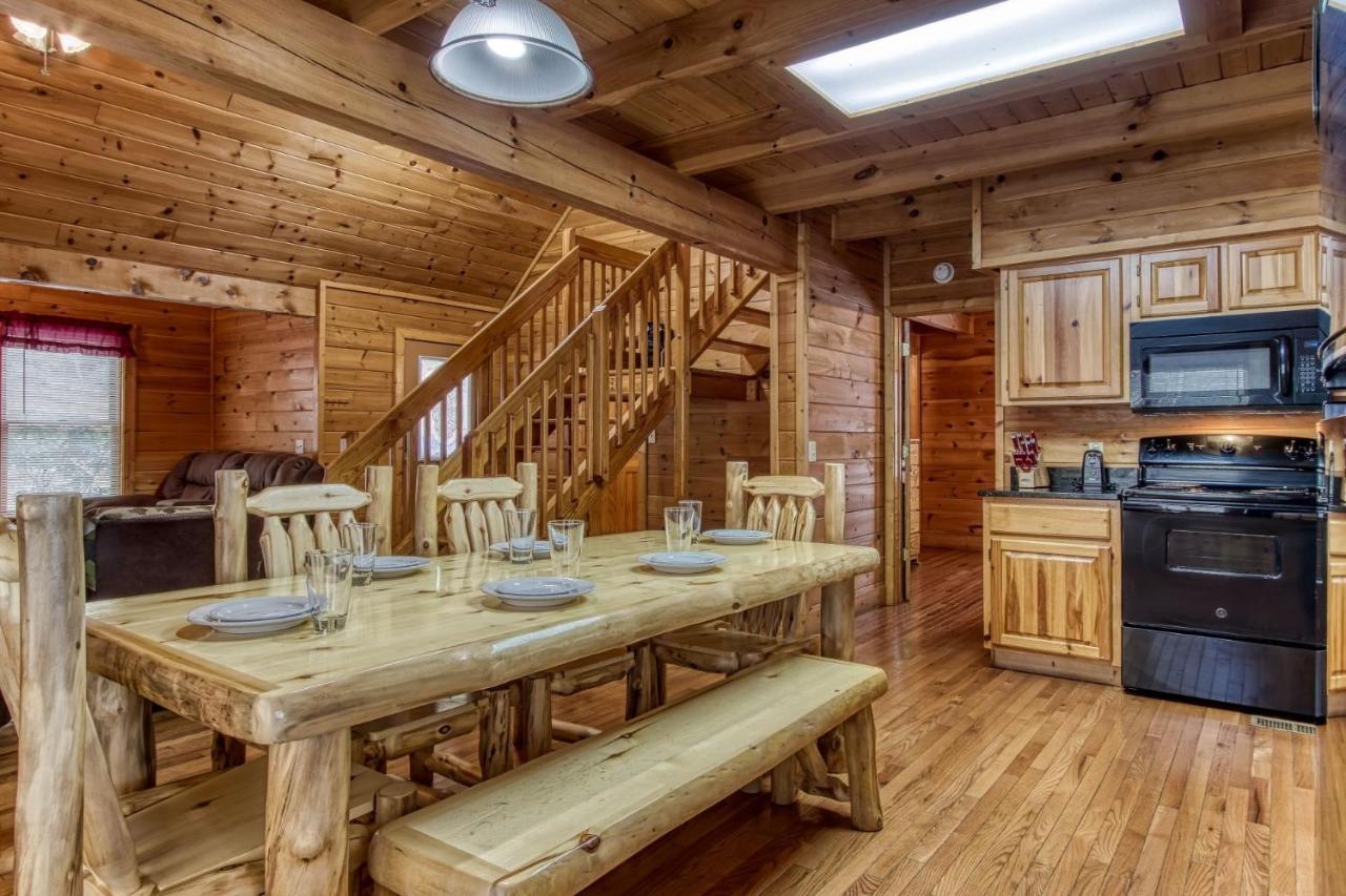 Point Of View - Spacious 2 Bedroom With A Loft Just Off Glades Road Gatlinburg