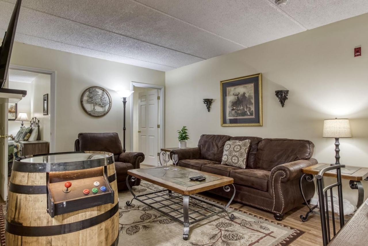 Towers Unit 501 - Great Location! Close To Town! *