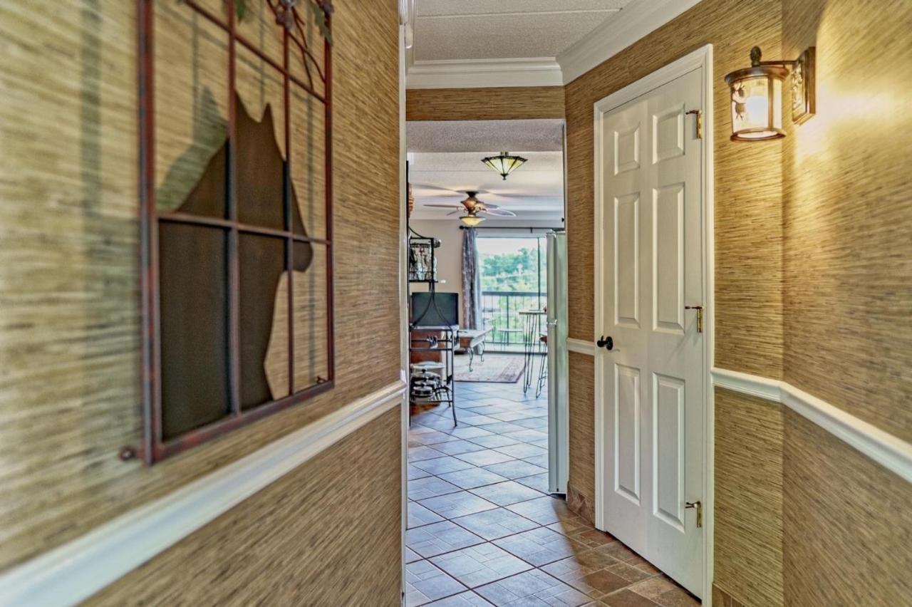 Apartment Olde Place Unit 510 - Great Location! Close To Town! *