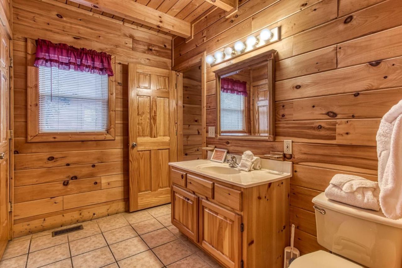 Point Of View - Spacious 2 Bedroom With A Loft Just Off Glades Road Holiday home Gatlinburg