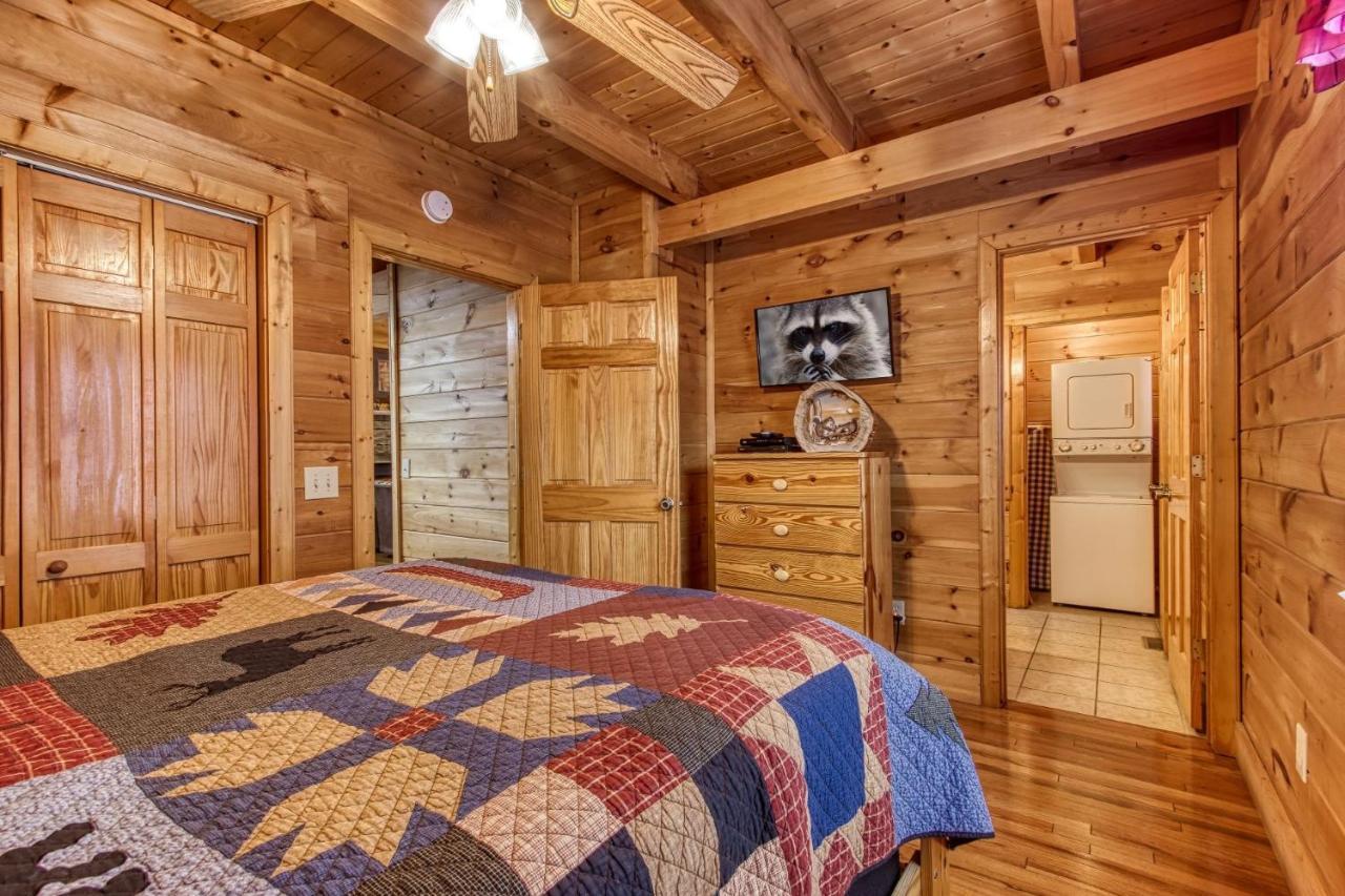 Point Of View - Spacious 2 Bedroom With A Loft Just Off Glades Road Gatlinburg