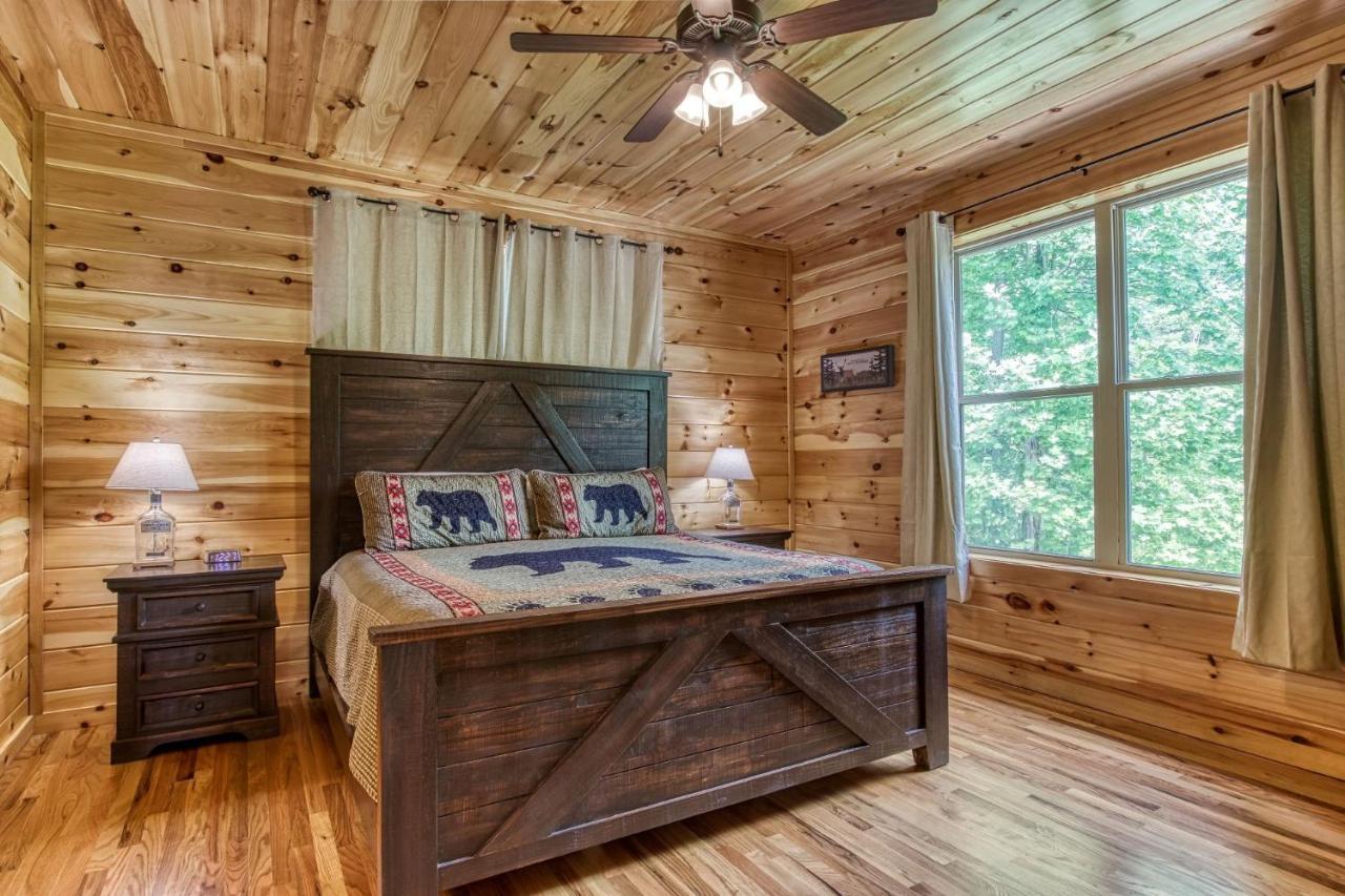 Holiday home Brand New Build 5 Bedroom, 5 Bath With 4,000 Sq Ft With Mountain View Gatlinburg