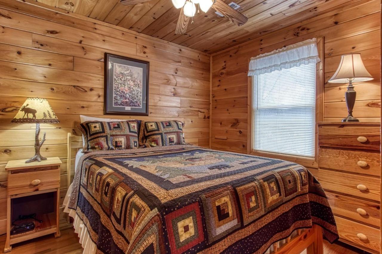 Point Of View - Spacious 2 Bedroom With A Loft Just Off Glades Road * Gatlinburg