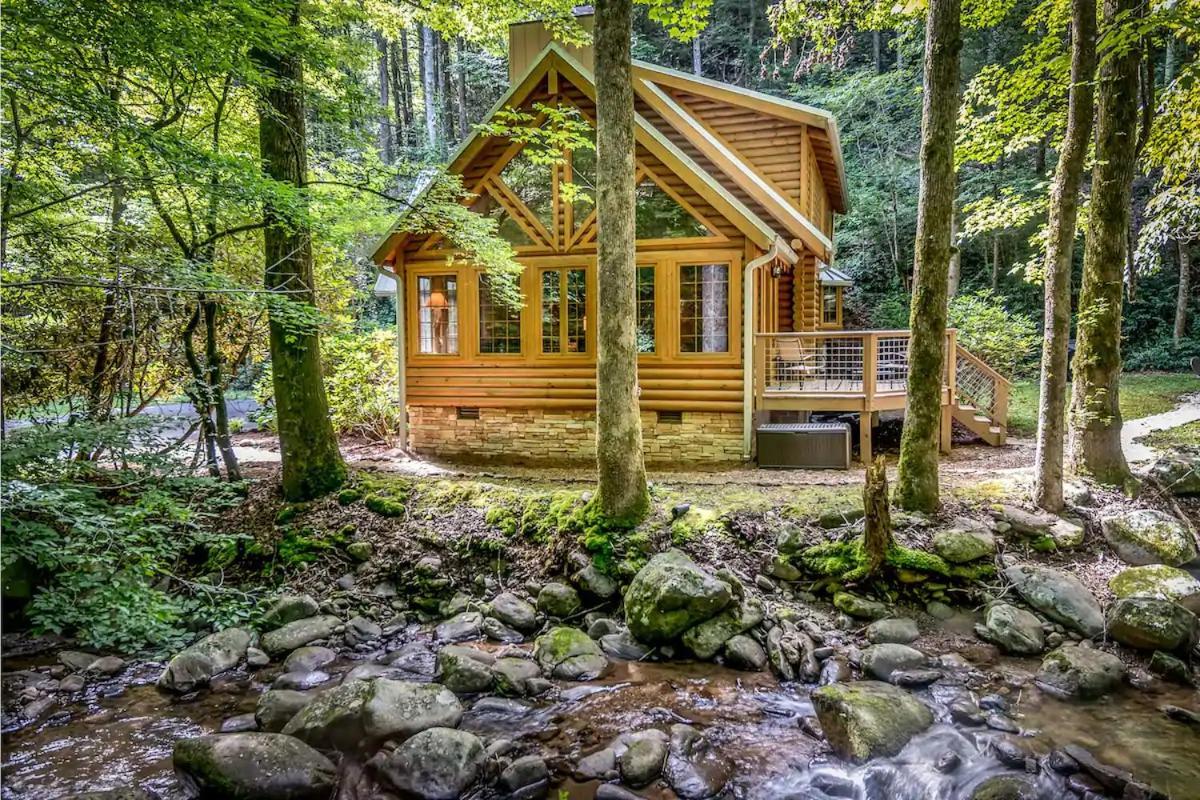 Firefly Creek, Hot Tub1089 Of Free Attraction Tickets For Each Paid Day, Dollywood And Holiday home *