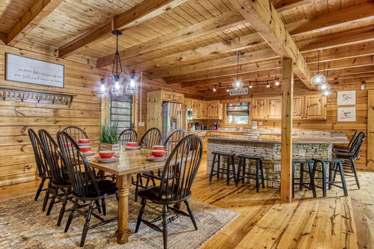 Mountain Jewel, Hot Tub, Theater Room, 1089 Free Tickets Each Paid Day, Dollywood And More! *