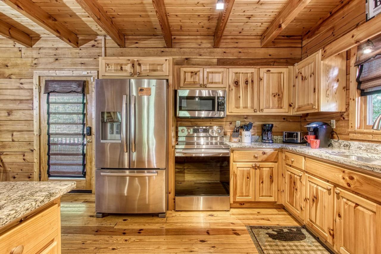 Mountain Jewel, Hot Tub, Theater Room, 1089 Free Tickets Each Paid Day, Dollywood And More! Holiday home *